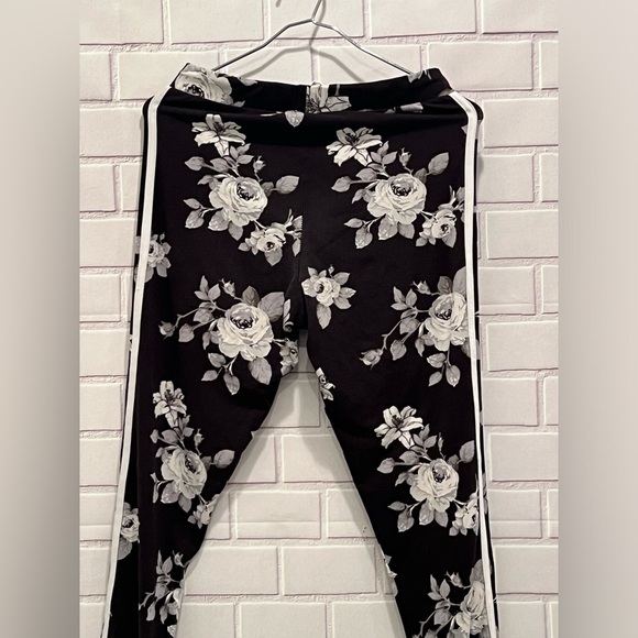 SWS active women floral black joggers/ size M - Picture 3 of 10
